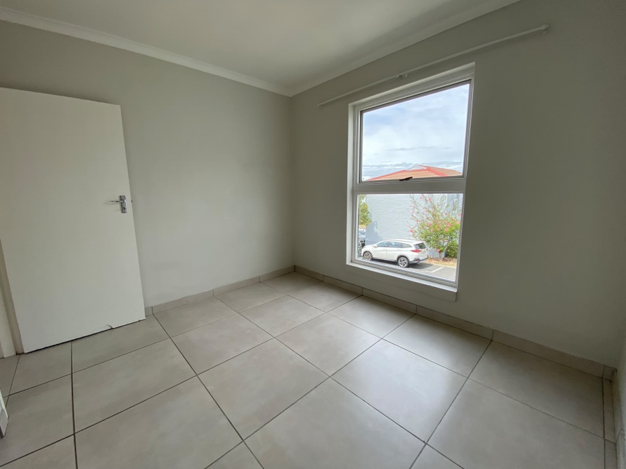 To Let 2 Bedroom Property for Rent in Vredekloof East Western Cape